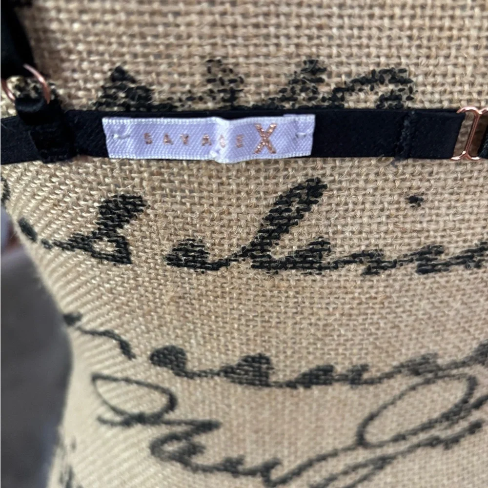 Savage X Fenty Black Caviar Geo
Daisy Bralette - Picture 2 of 10